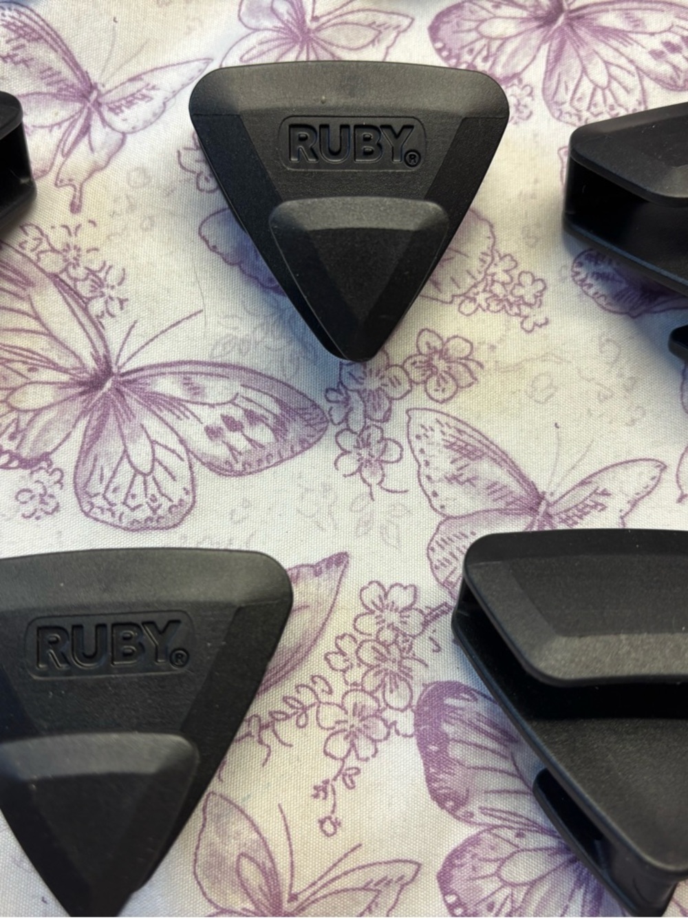 📍*As Seen On TV*Ruby Space Triangles- Set of 18 - Picture 3 of 3